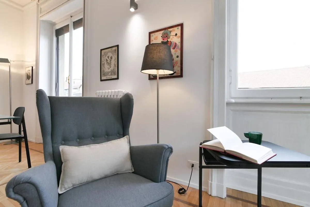 Light and Style in the Heart of Milan Apartment