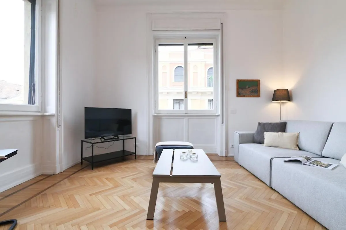Light and Style in the Heart of Milan Apartment