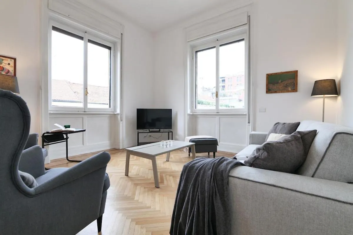 Light and Style in the Heart of Milan Apartment